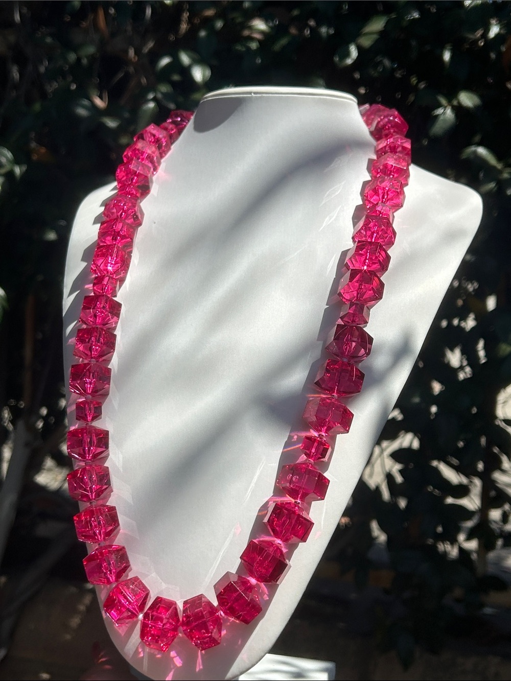 Vintage Hot Pink Faceted Lucite Bead Necklace - 33”
